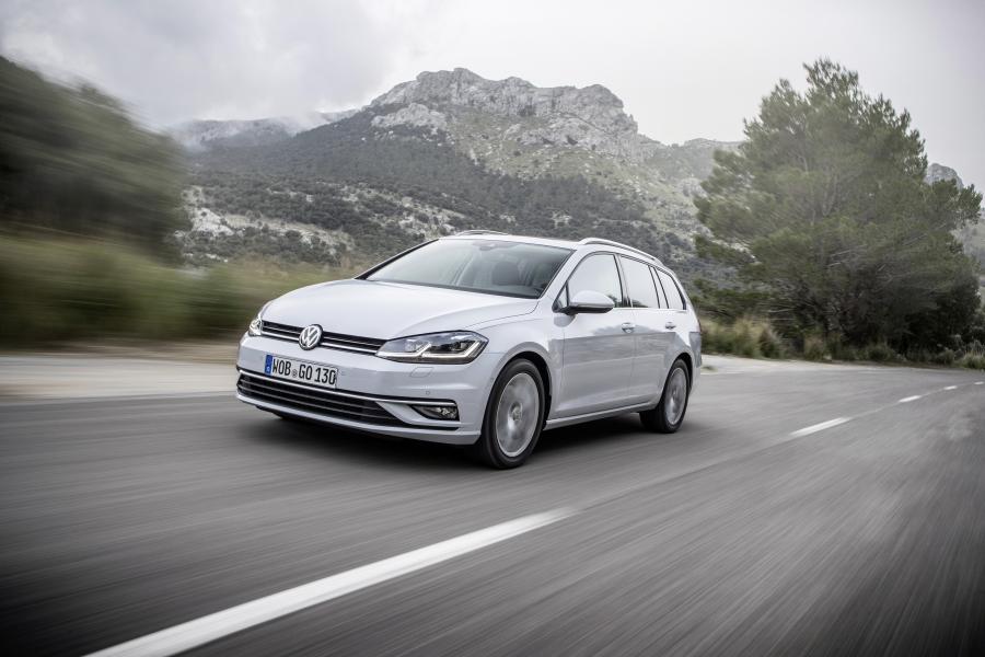  Volkswagen Golf TSI Variant 2017 года  (WW) (фото 12 из 31)